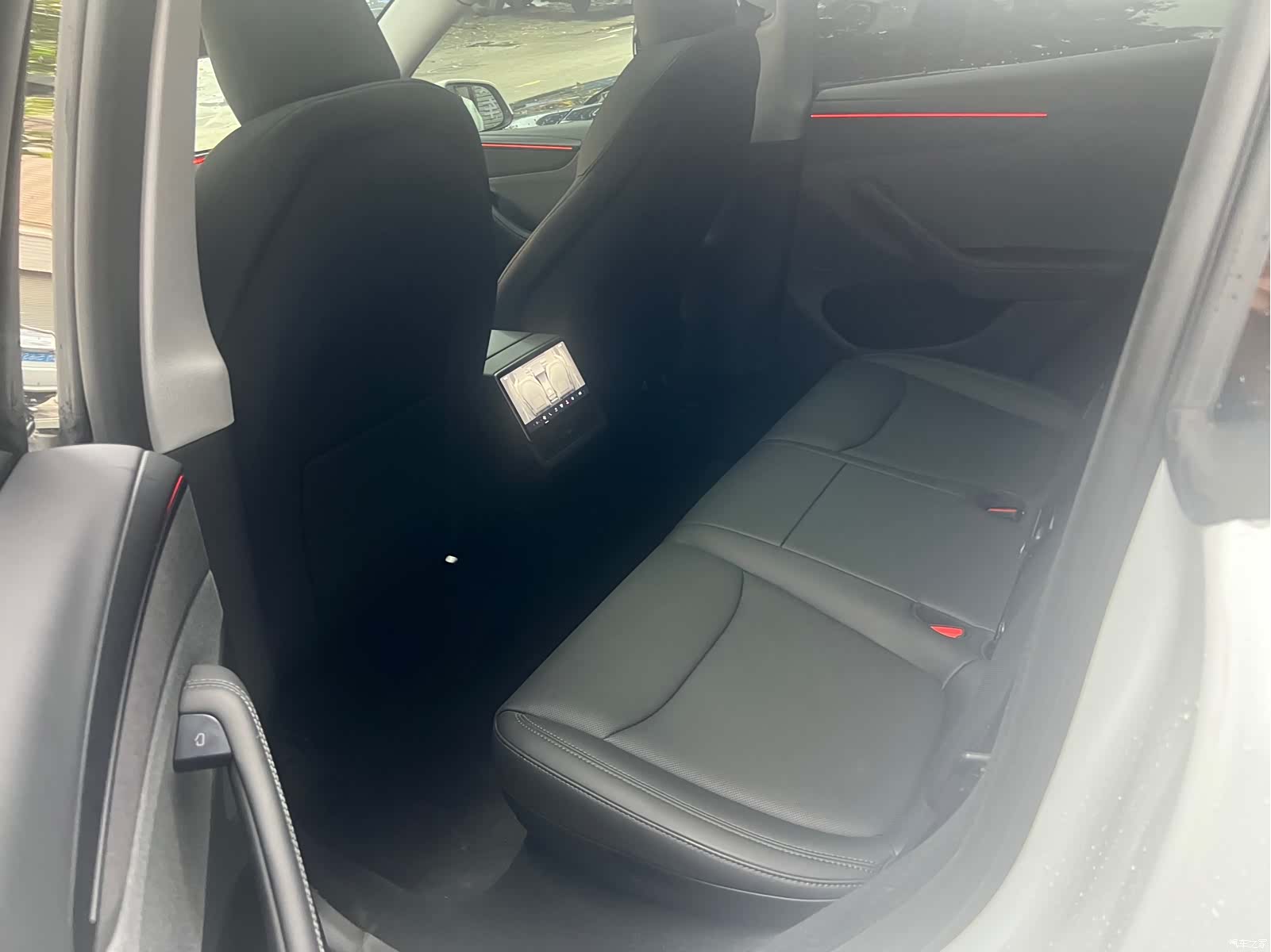 Tesla Model Y, 2026 6