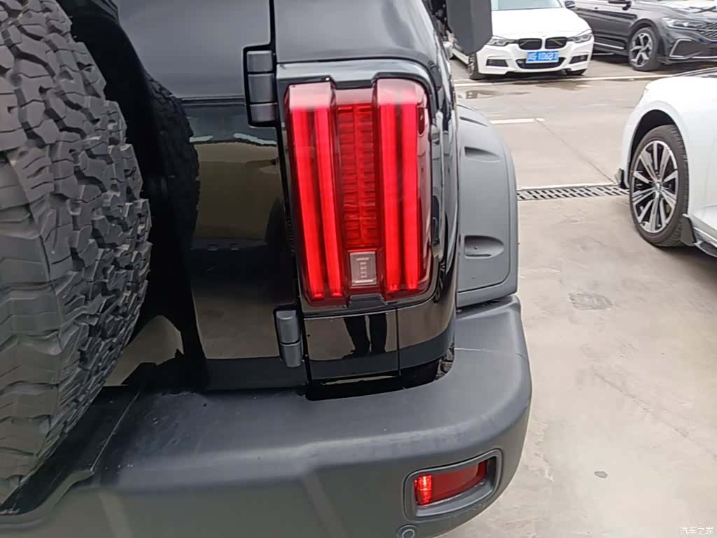 Tank 300, 2023 8
