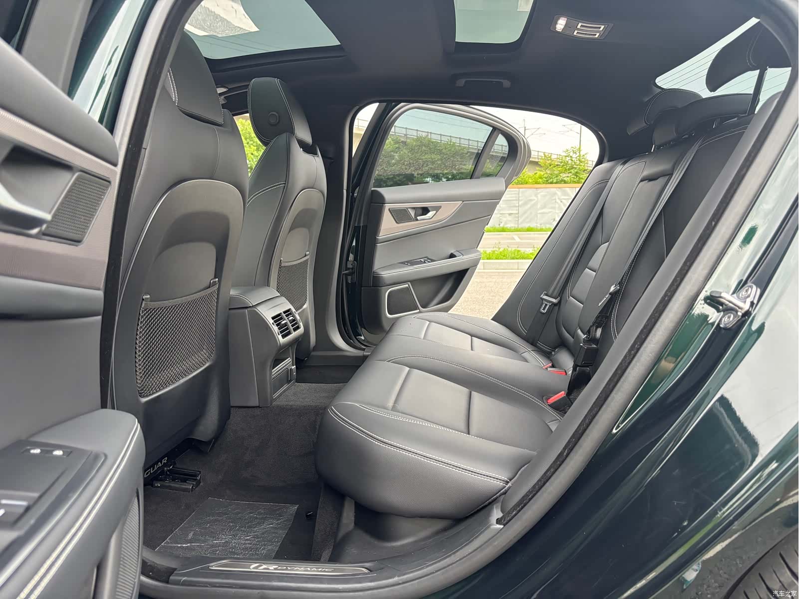 Land Rover XEL, 2021 10