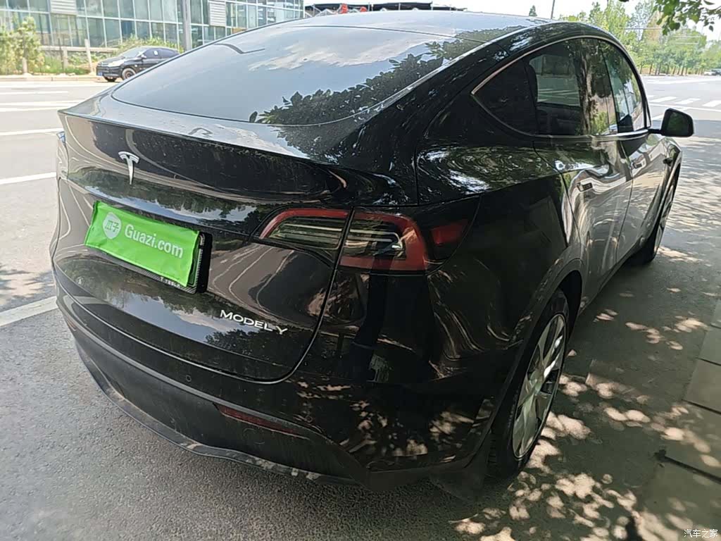 Tesla Model Y, 2023 7