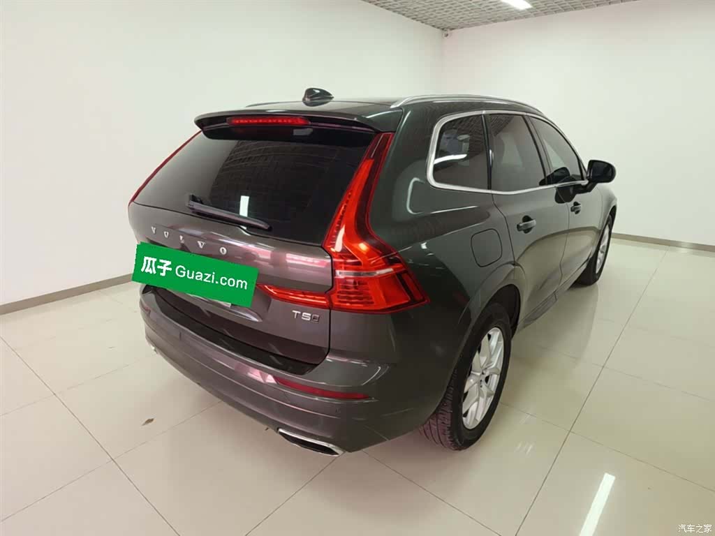 Volvo XC60, 2019 все фото