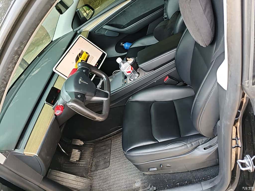 Tesla Model Y, 2023 15