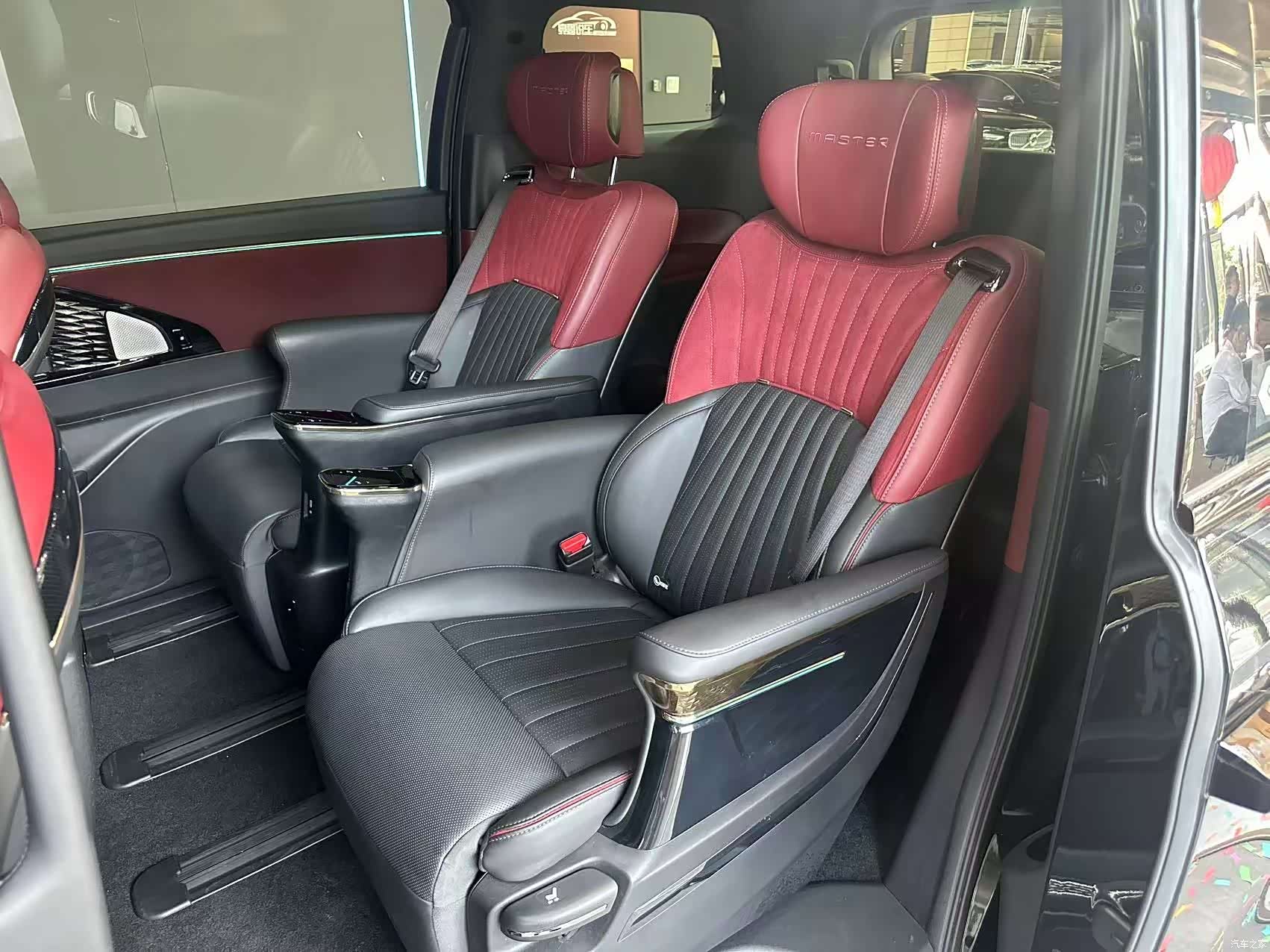 Trumpchi M8, 2023 10