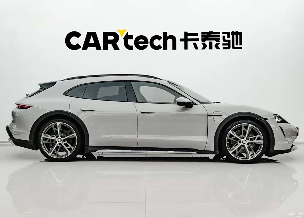 Porsche Taycan, 2023 4