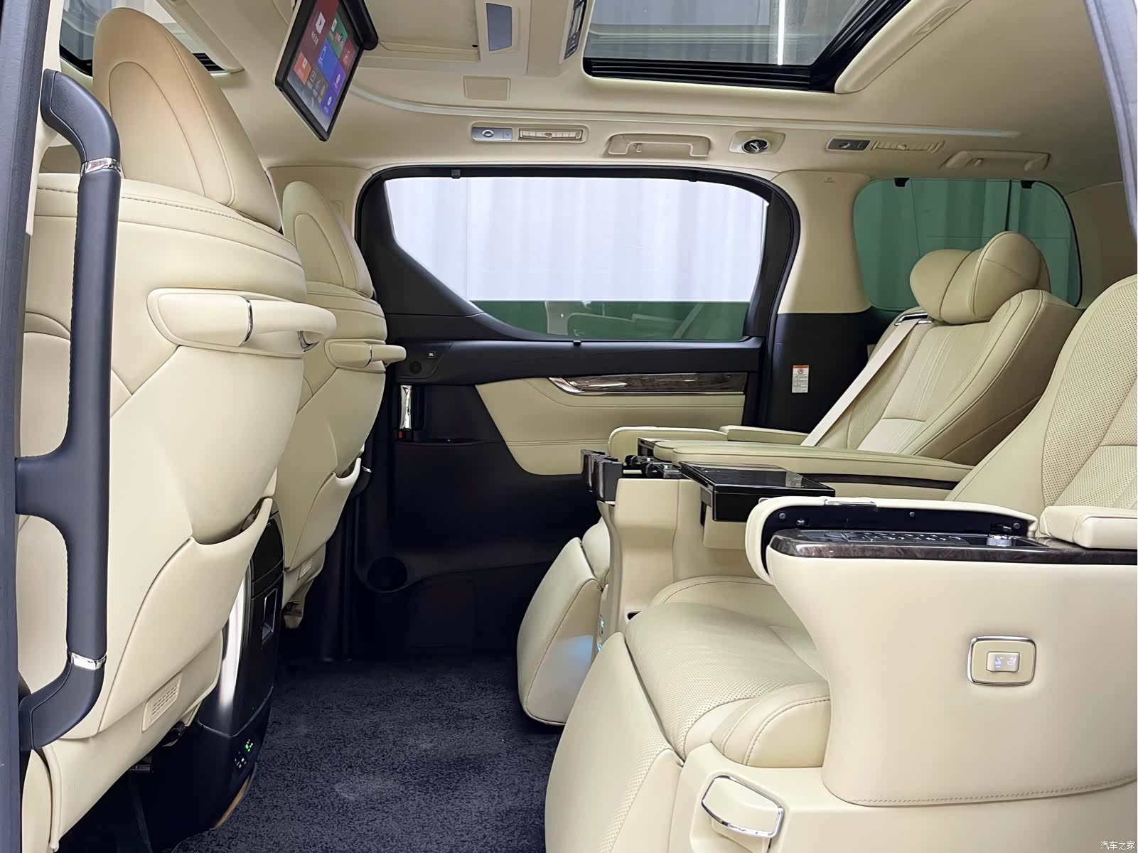 Toyota Alphard, 2021 7