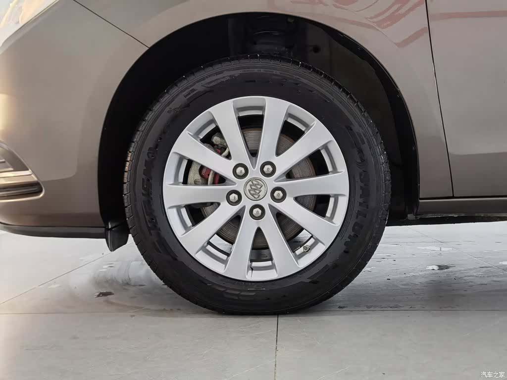 Buick GL8, 2018 17