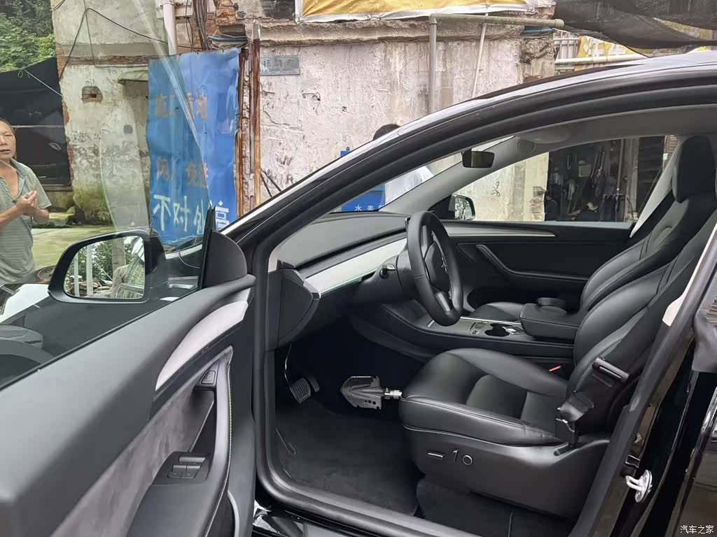 Tesla Model Y, 2024 4