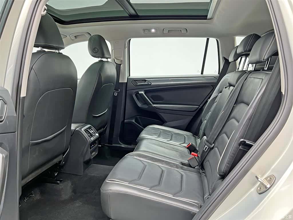 Volkswagen Tiguan L, 2019 16