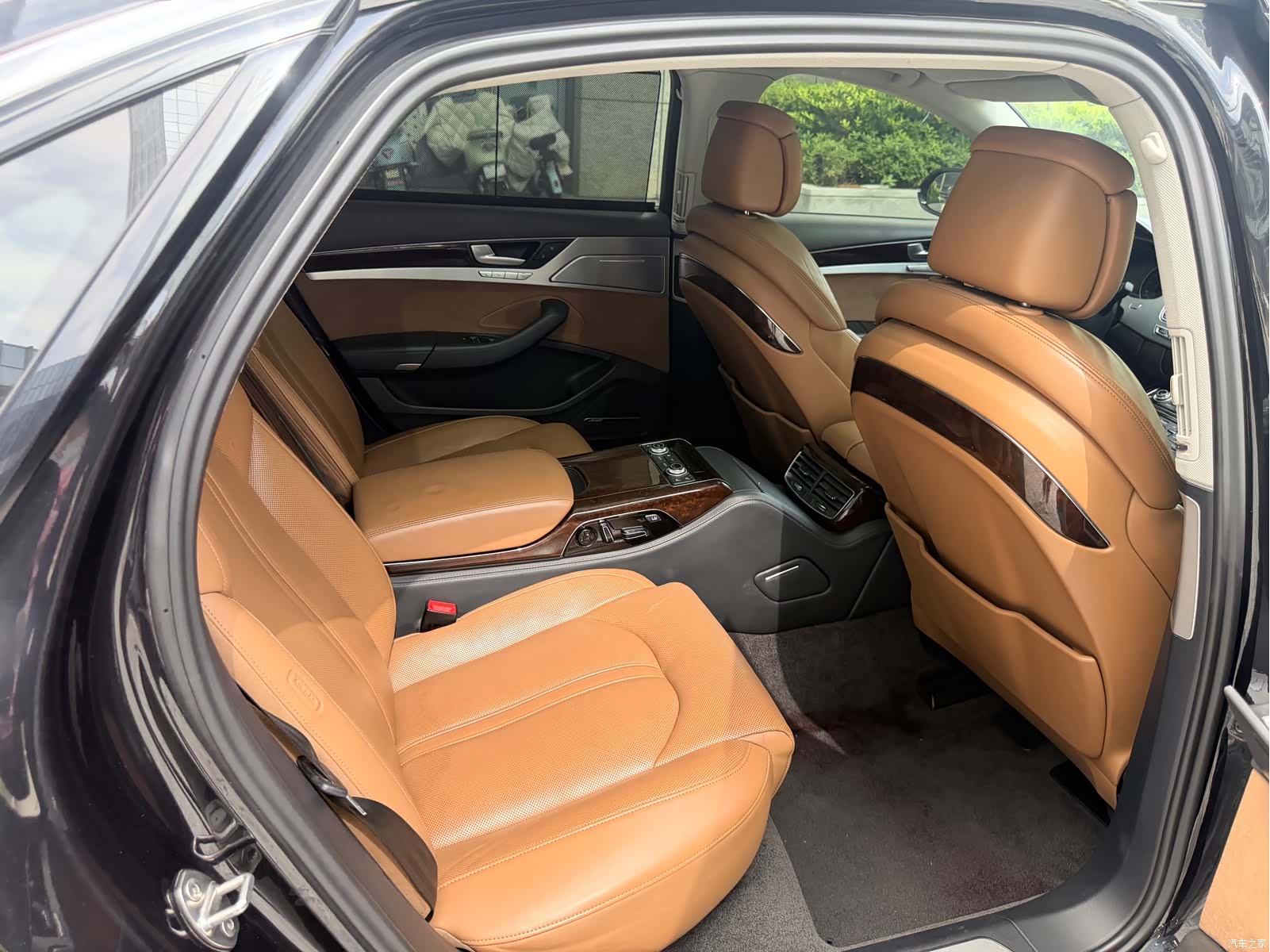 Audi A8L, 2015 11