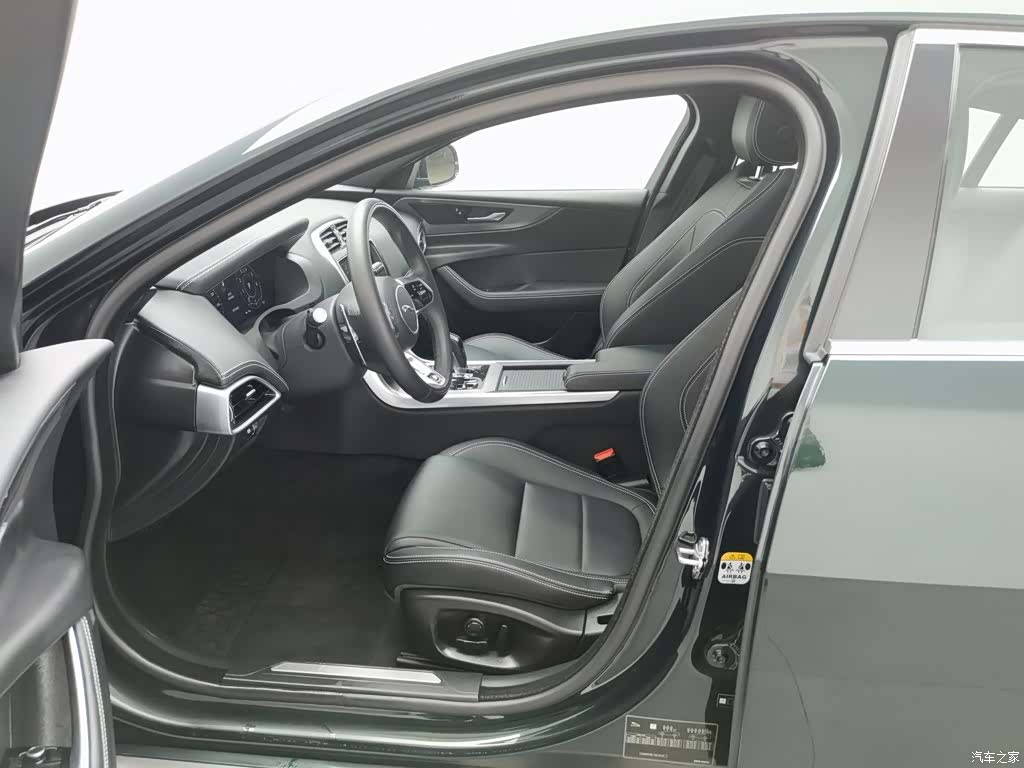 Land Rover XEL, 2022 10