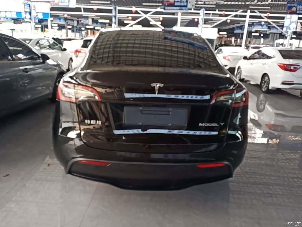 Tesla Model Y, 2023 6