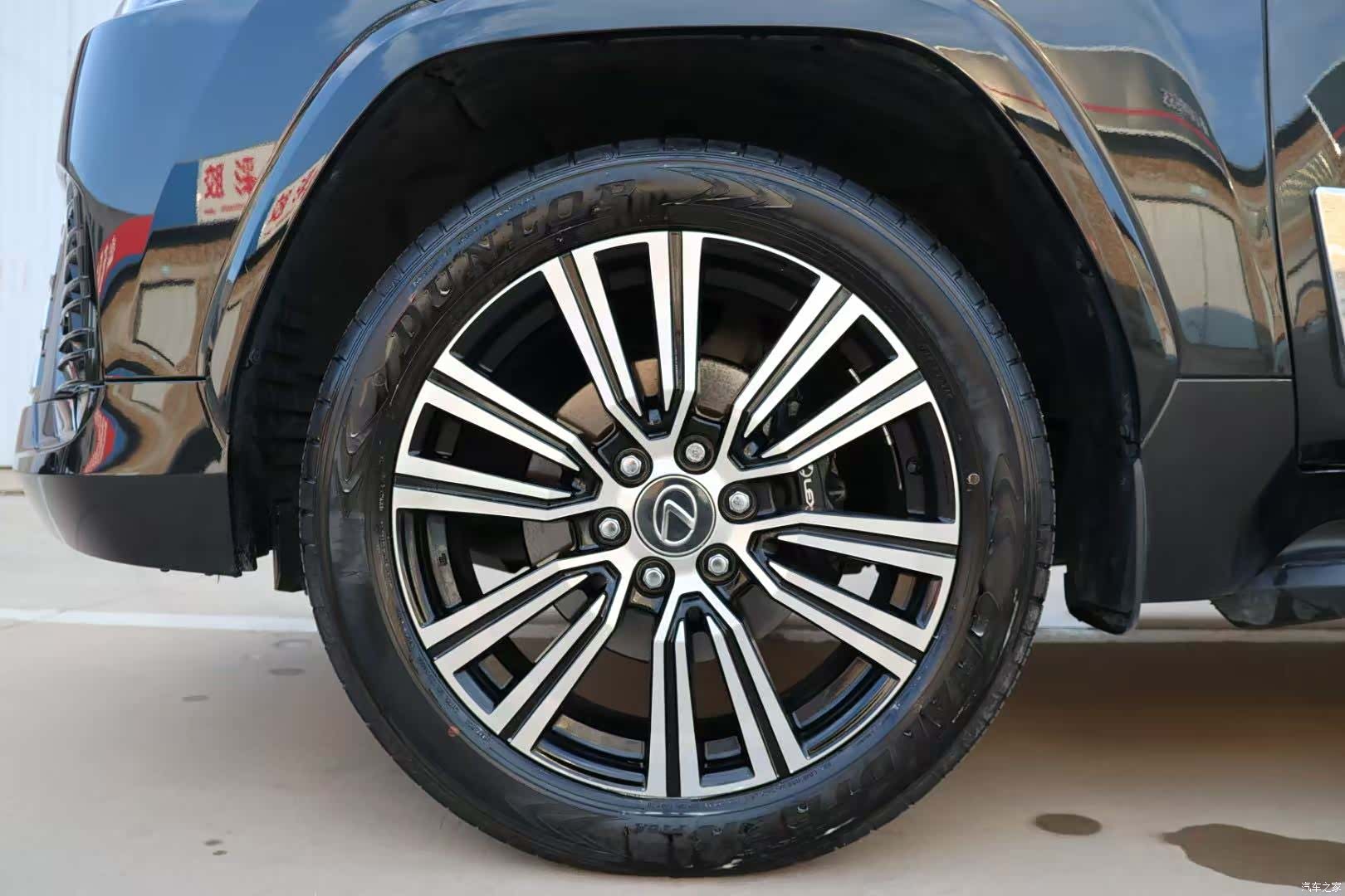 Lexus LX, 2025 4