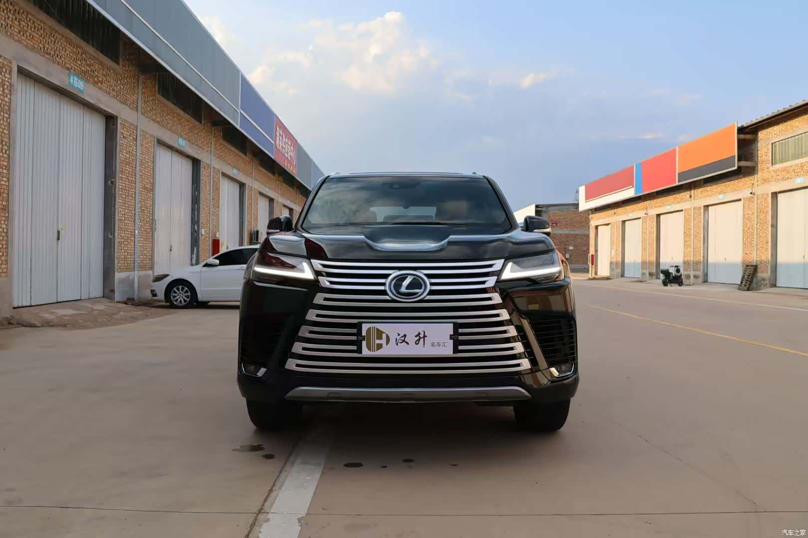 Lexus LX, 2025 2
