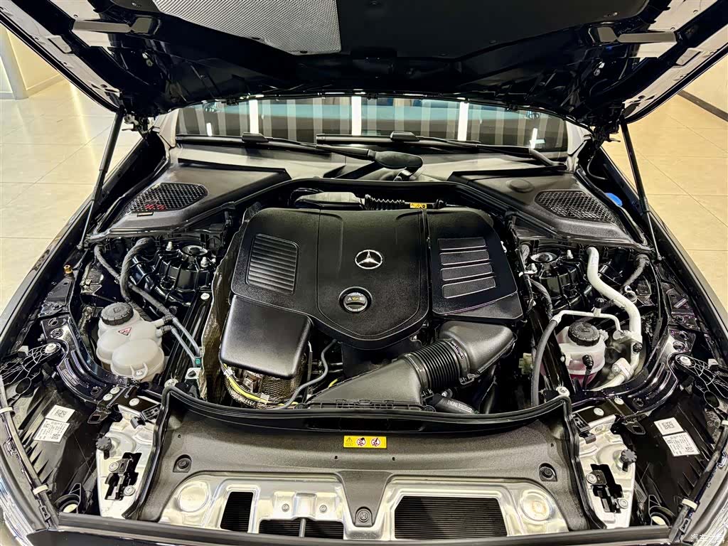 Mercedes-Benz E-Class, 2025 11