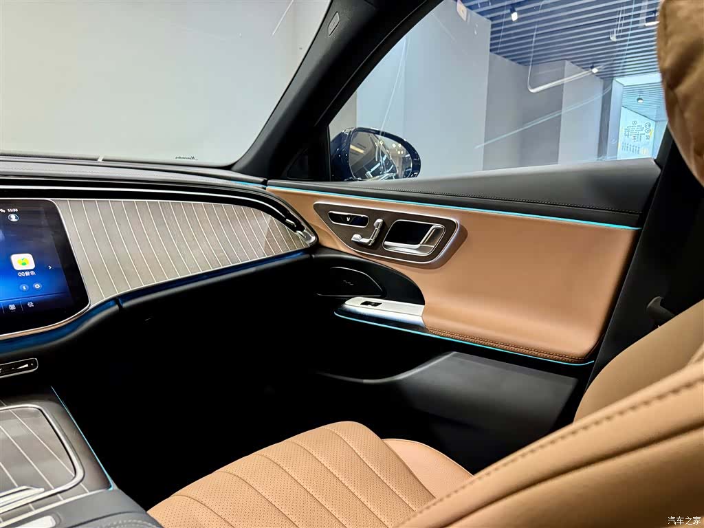 Mercedes-Benz E-Class, 2025 24