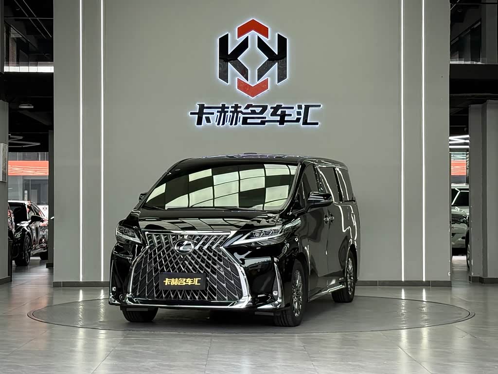 Lexus LM