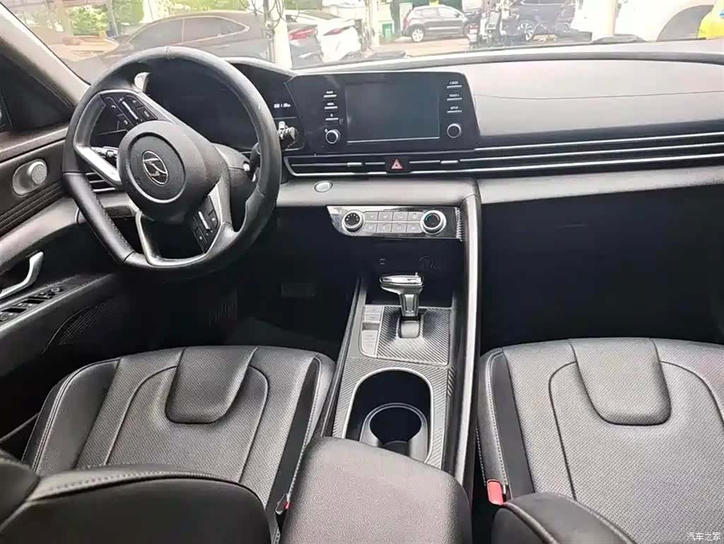 Hyundai Elantra, 2021 4