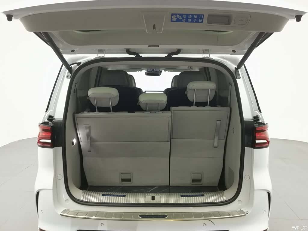 Roewe iMAX8, 2021 16