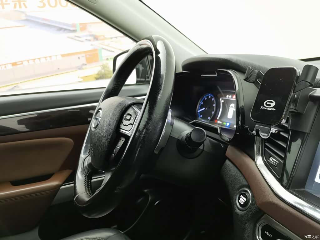 Trumpchi GS8, 2017 22