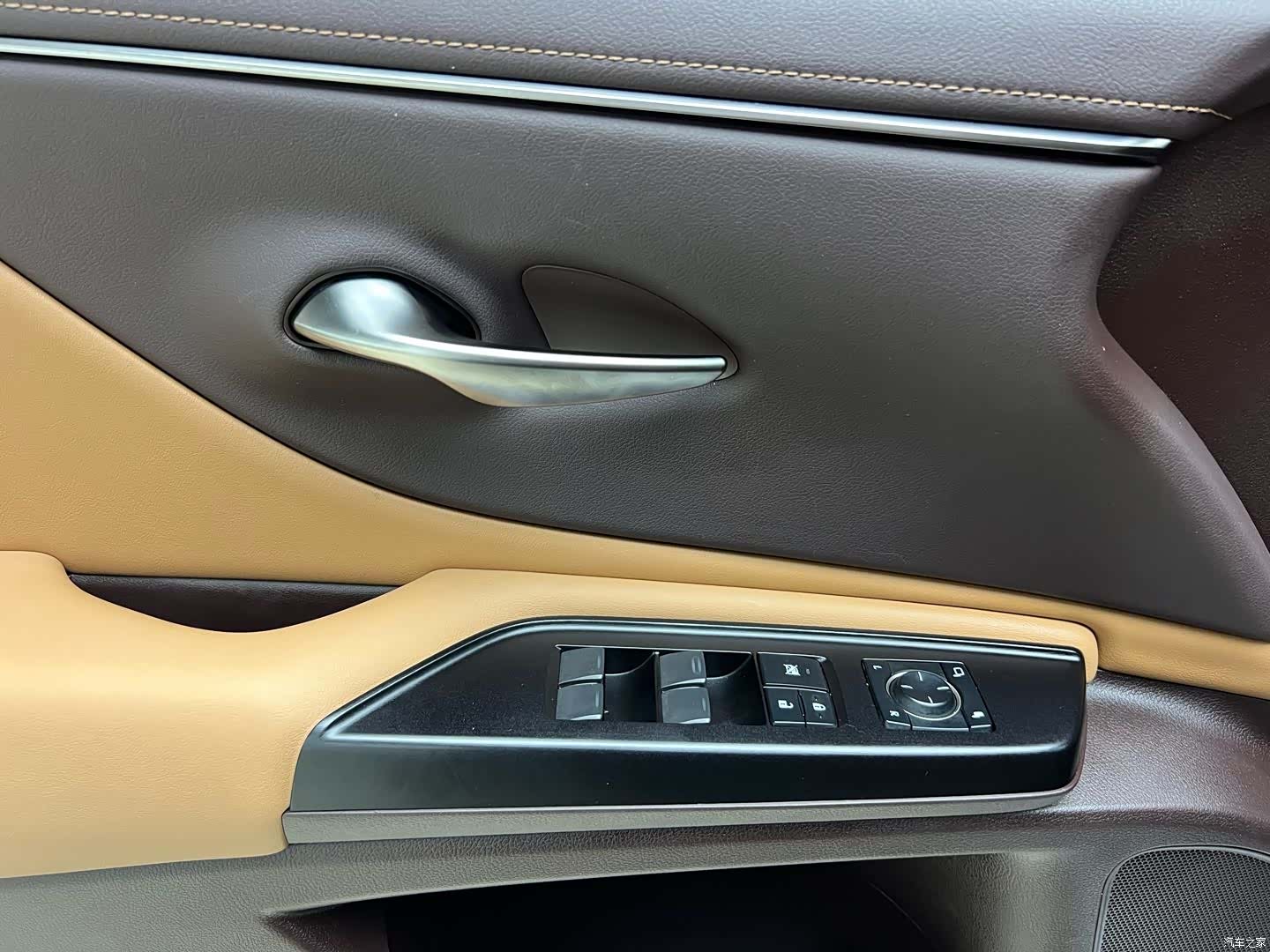 Lexus ES, 2019 18