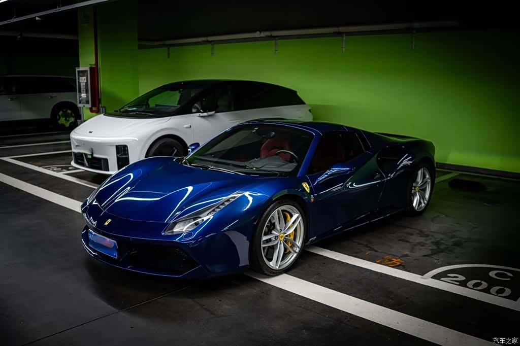 Ferrari 488