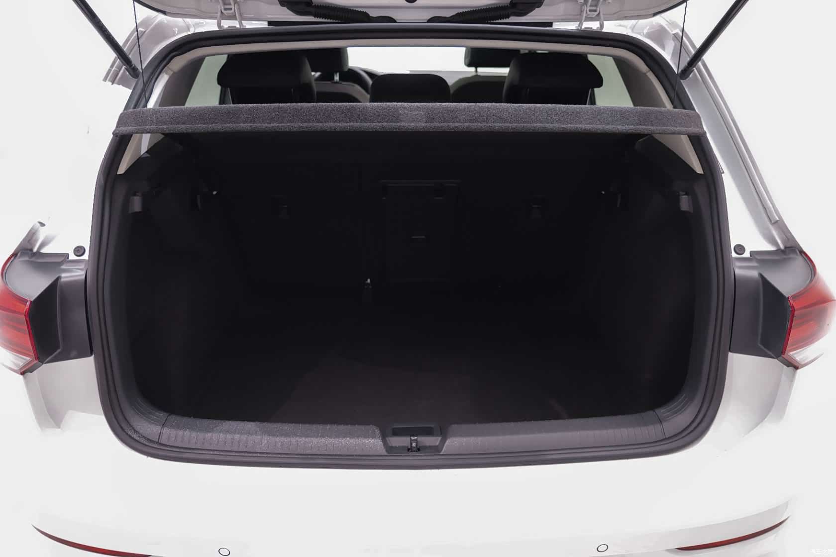 Volkswagen Golf, 2023 16