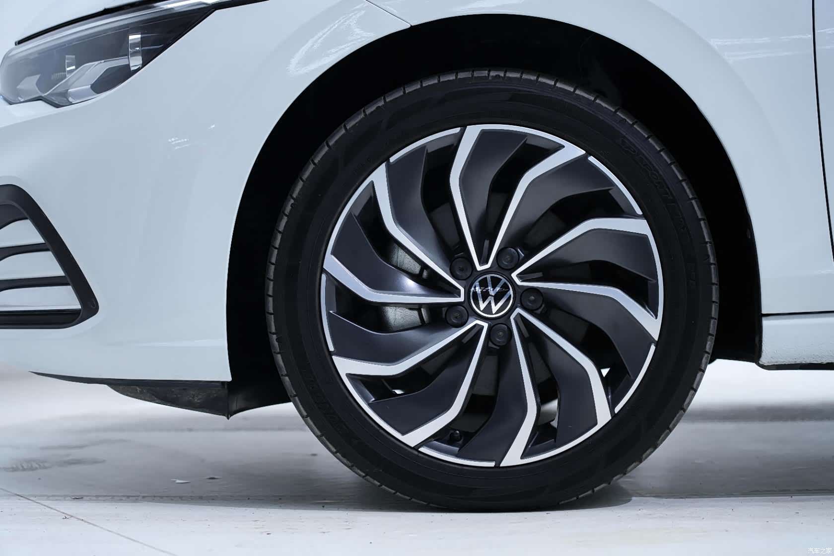 Volkswagen Golf, 2023 11