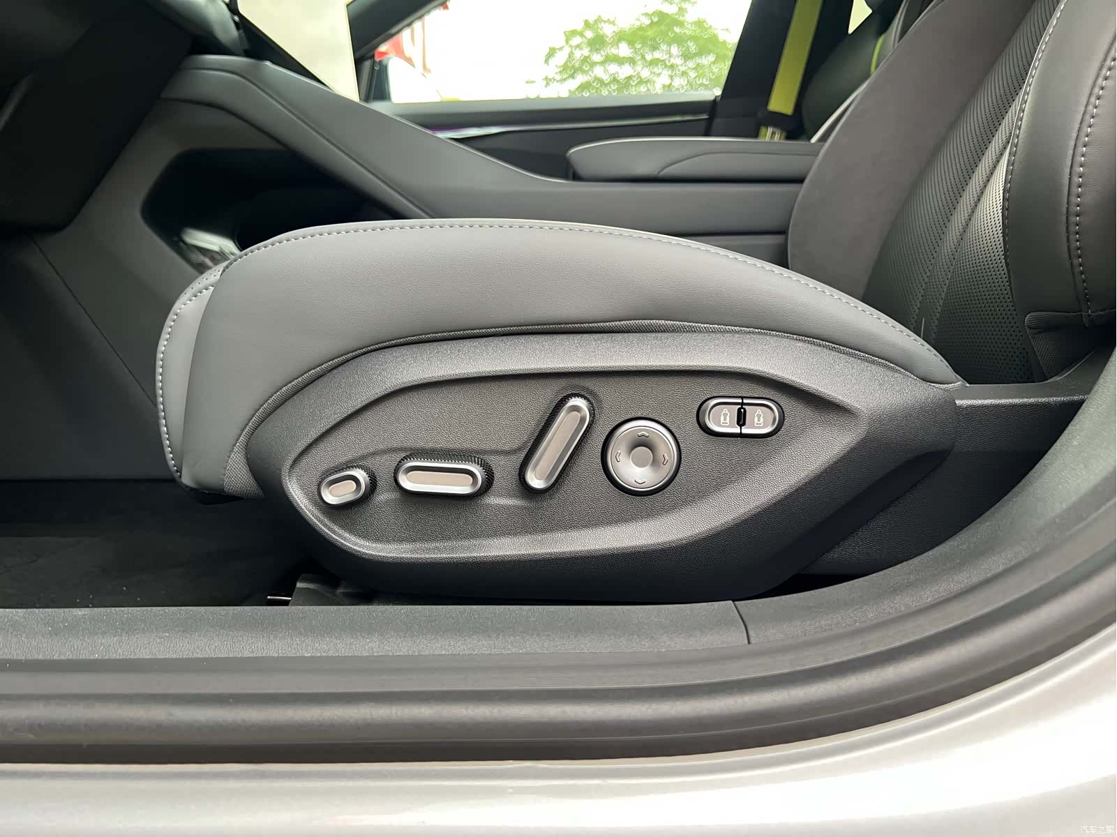 Xpeng P7, 2025 10