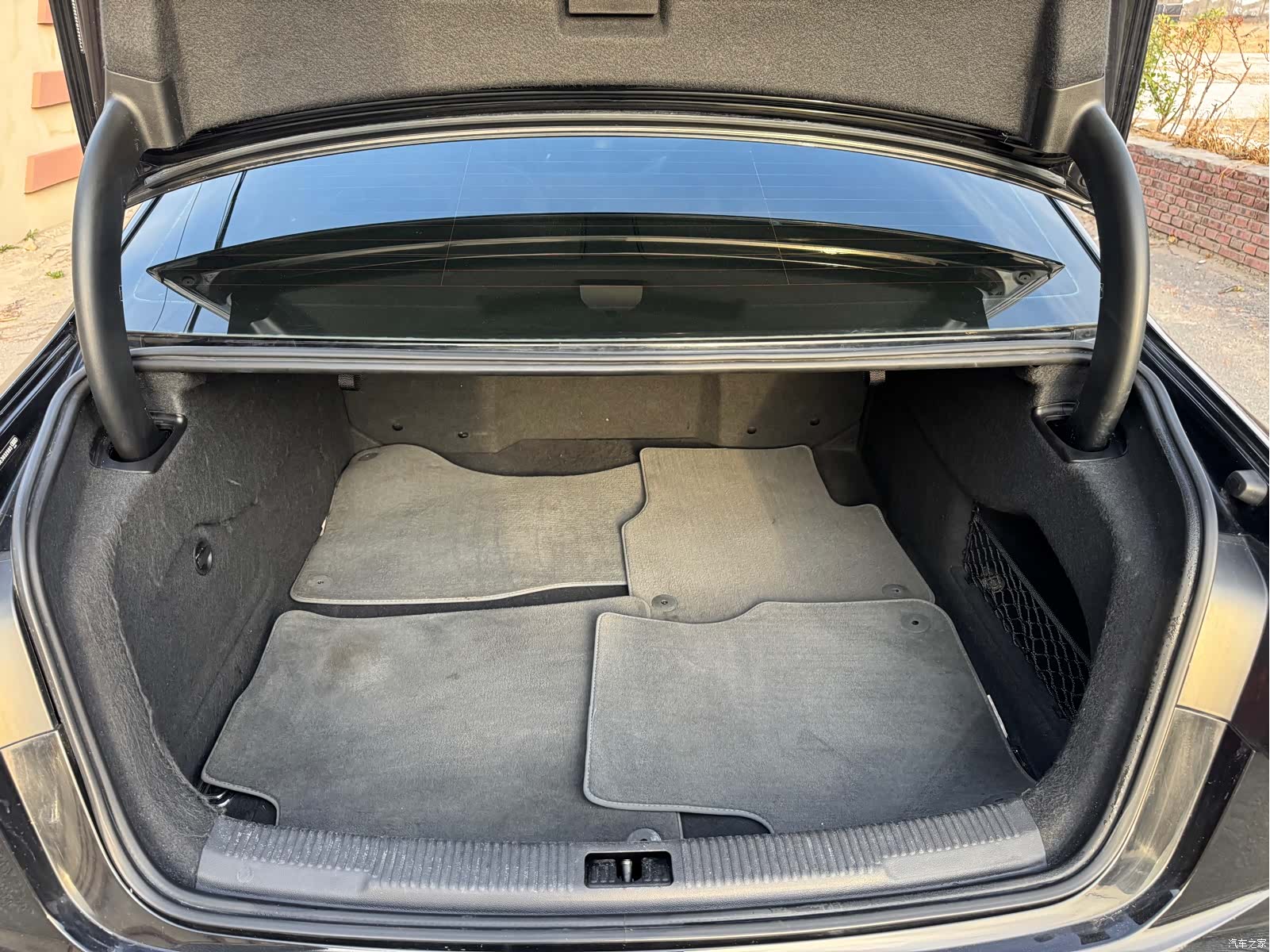 Audi A6L, 2014 28