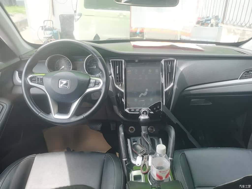 Zotye SR7, 2017 10