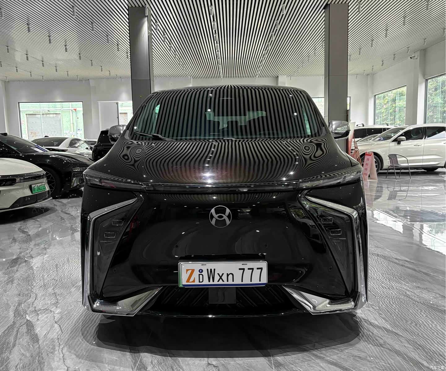 Hycan V09, 2025 3