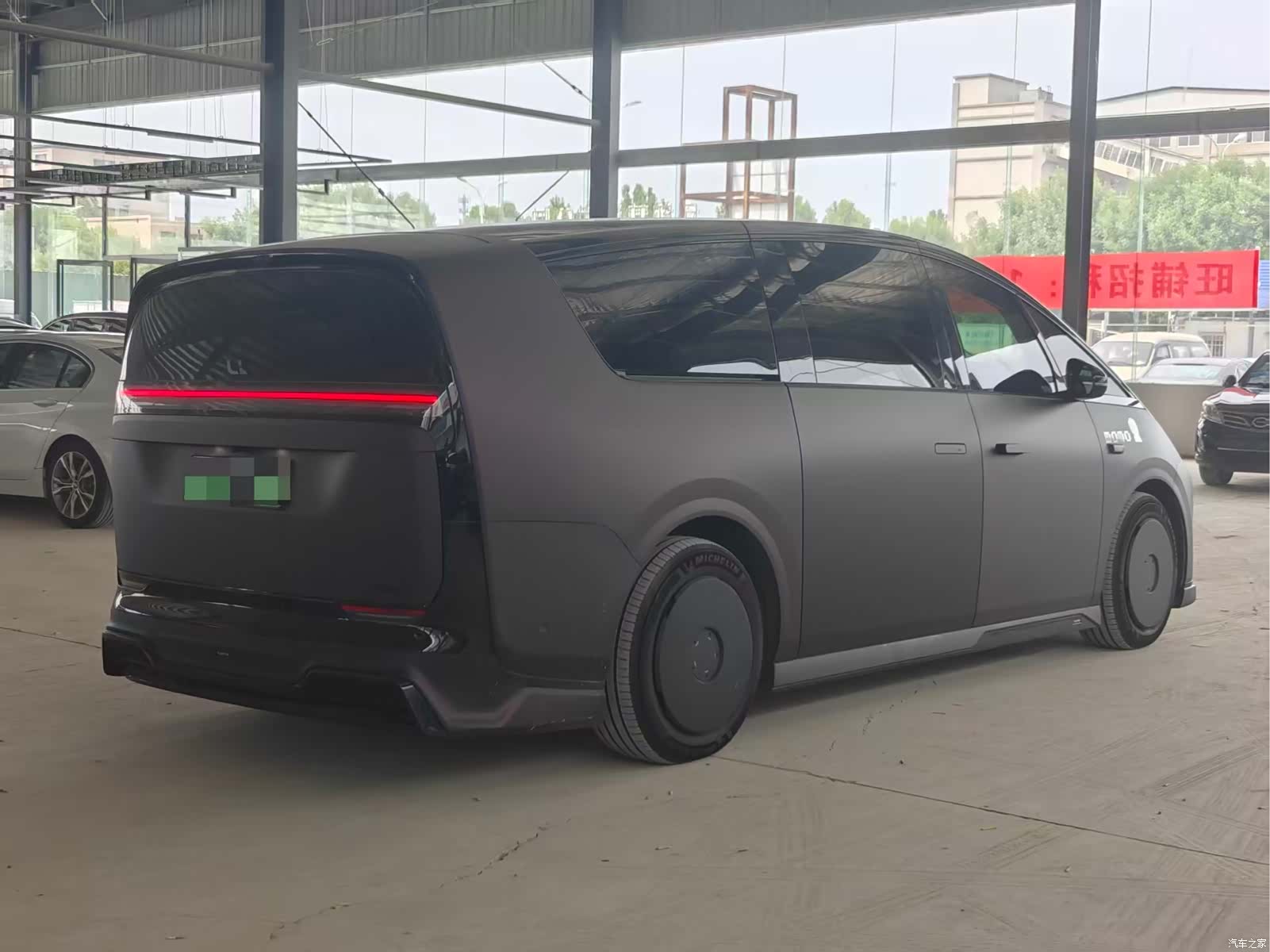 Li Auto MEGA, 2024 2