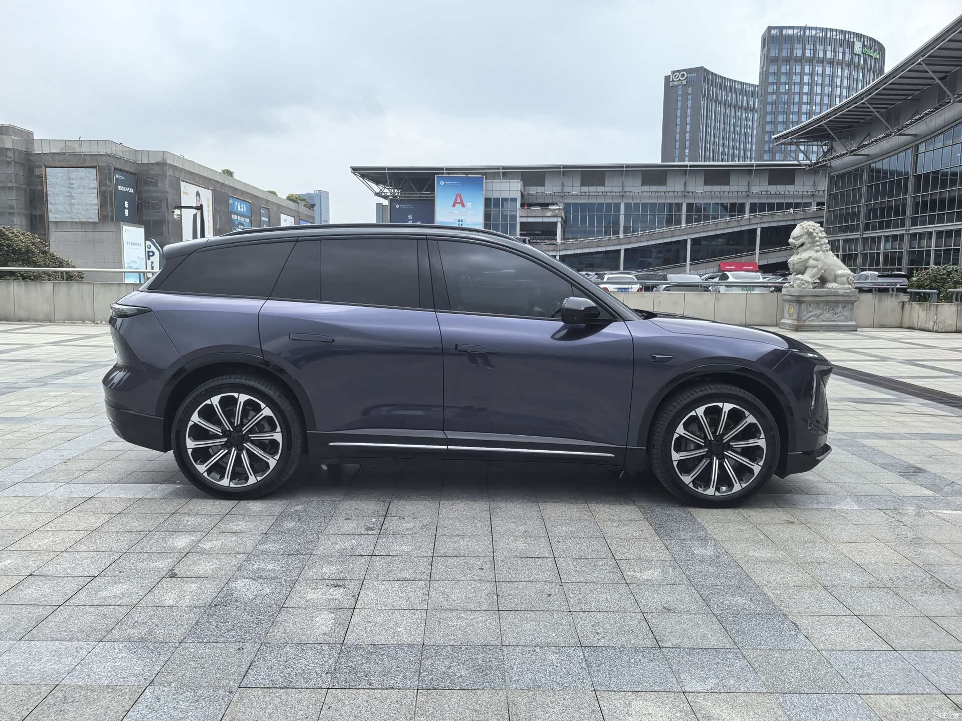 NIO ES6, 2025 8