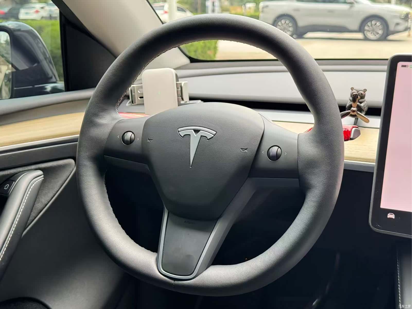 Tesla Model Y, 2023 12