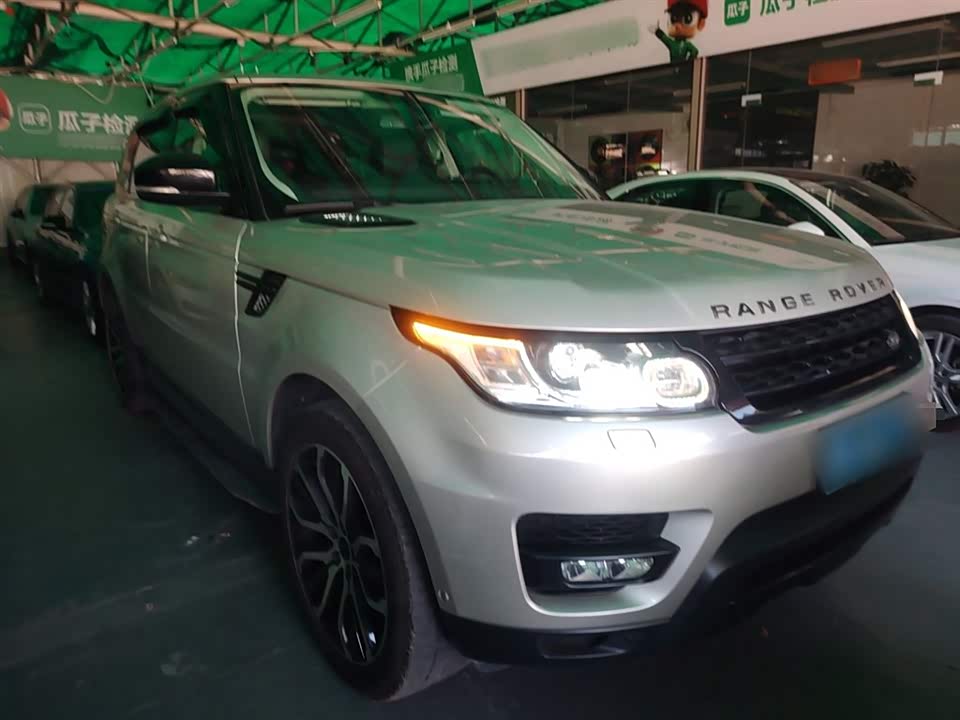 Land Rover Range Rover Sport Land Rover Range Rover Sport