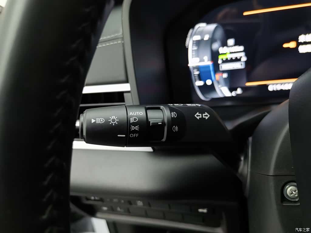 Mitsubishi Outlander, 2023 21