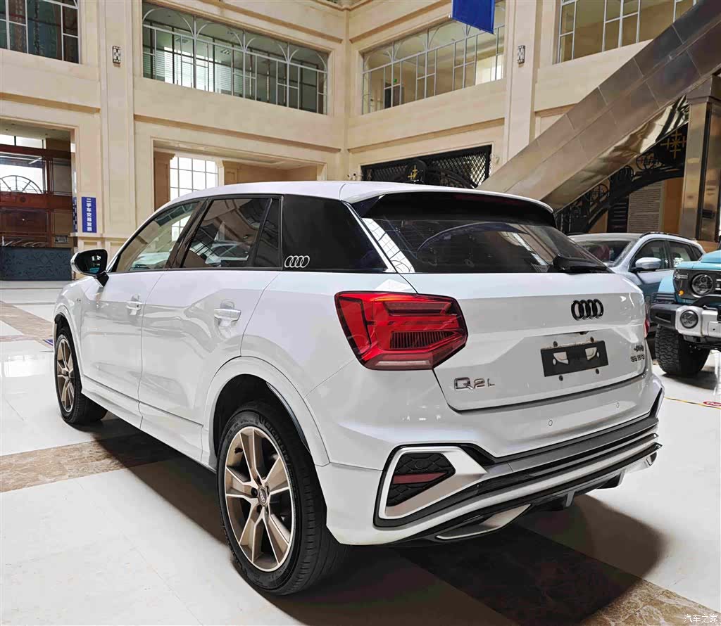 Audi Q2L, 2022 16