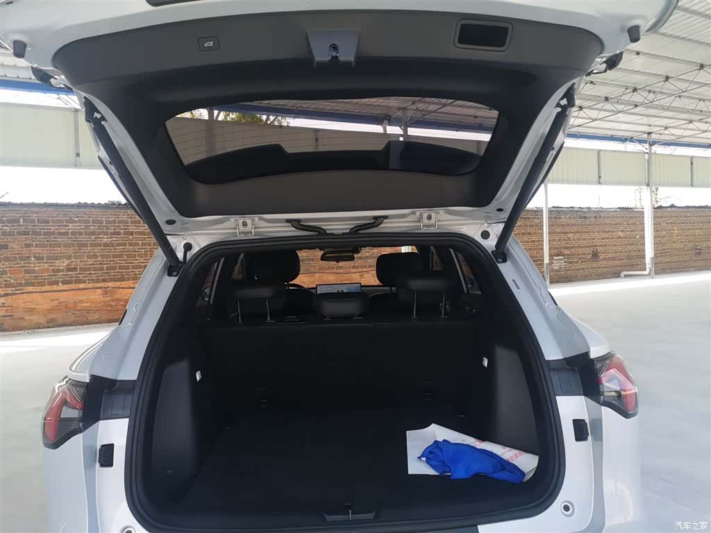 Wuling Starlight, 2024 15