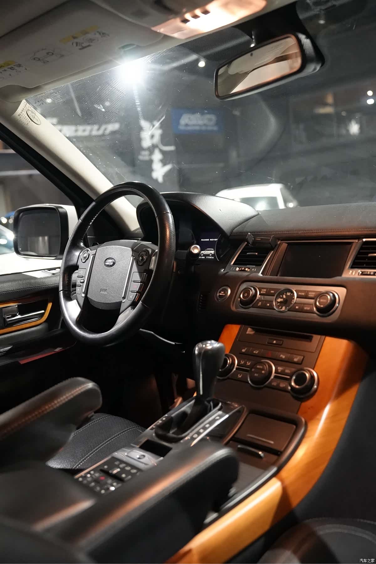 Land Rover Range Rover, 2012 11