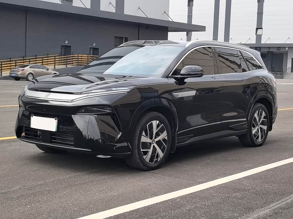 BYD Tang L