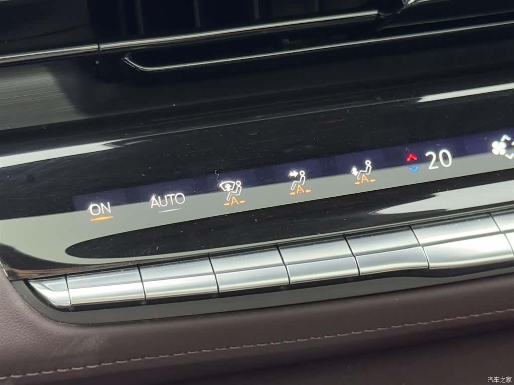 Cadillac Escalade, 2026 20