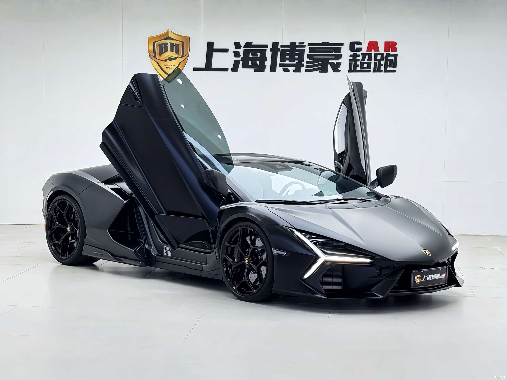 Lamborghini Revuelto, 2025 8