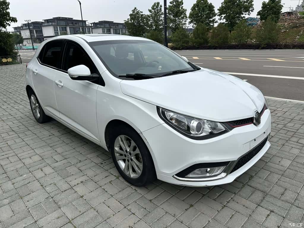 MG MG5, 2015 25