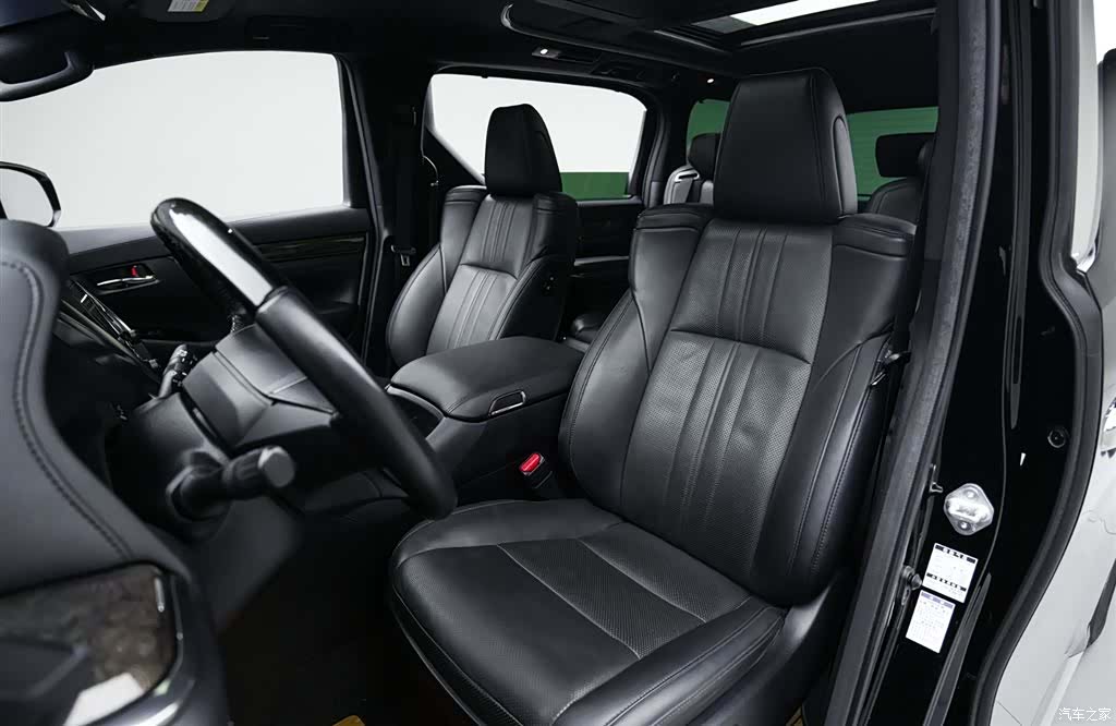 Toyota Vellfire, 2021 9