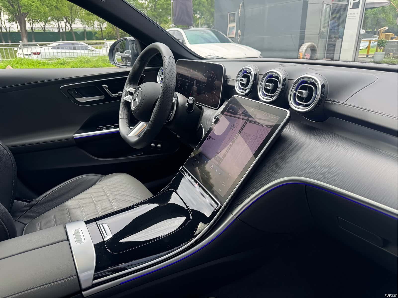 Mercedes-Benz C-Class, 2026 13