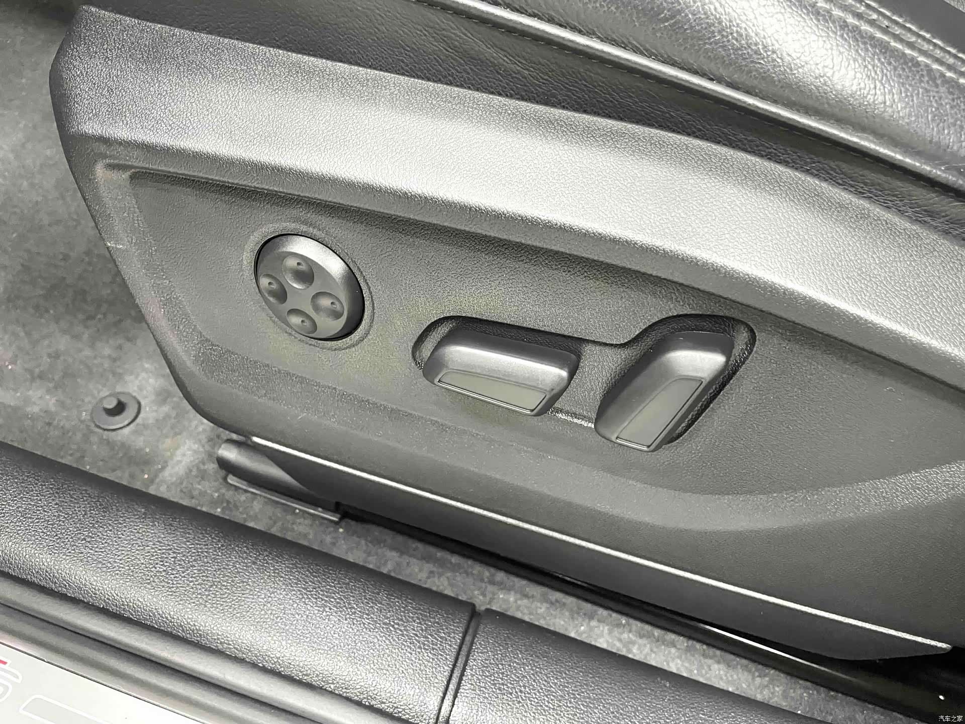 Audi Q2L, 2022 12