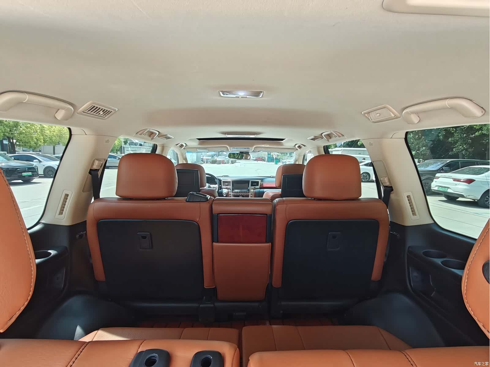 Lexus LX, 2016 8