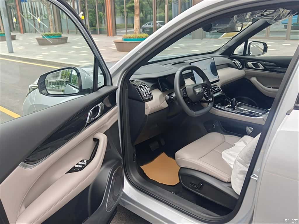 Geely Boyue, 2026 14