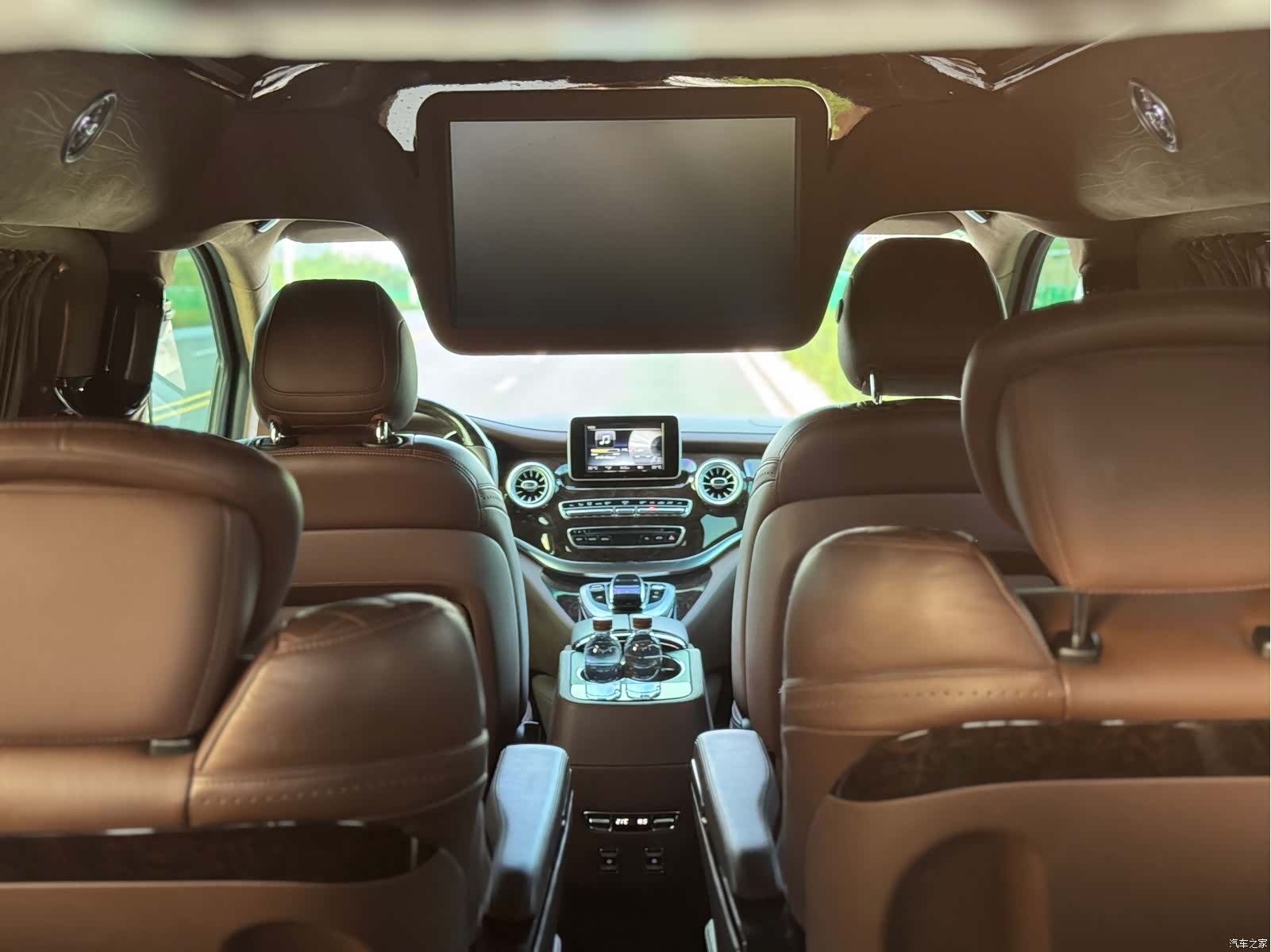 Mercedes-Benz V-Class, 2020 9