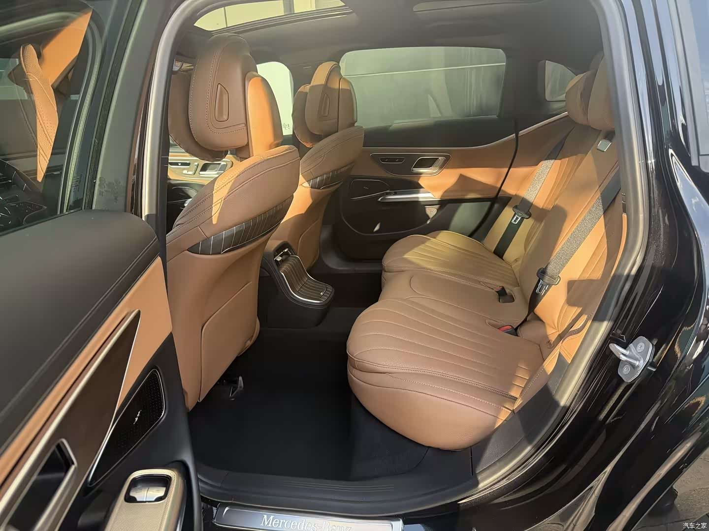 Mercedes-Benz E-Class, 2024 21